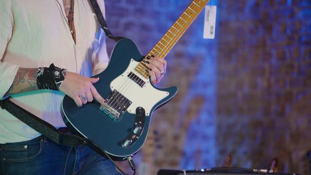 Ibanez Prestige AZS2209H - The New Single Cut AZS Model Loaded With Modern Features! смотреть онлайн