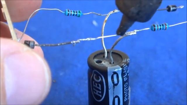 "Вечная лампочка" с Плавным включением и Плавным гашением Из мусора и Очень просто смотреть онлайн