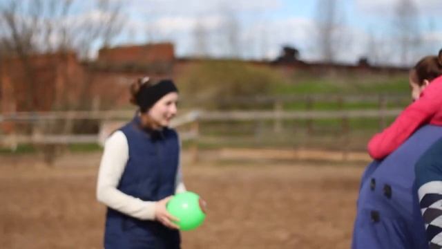 Как устроен этот мир - Богаченкова, Кирьянова, Норвила - О реабилитации с помощью лошадей смотреть онлайн