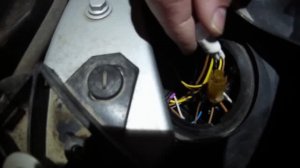 Замена лампы габарита на Рено Флюенс