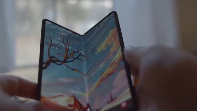 Samsung Galaxy Z Flip 5 | Z Fold 5 - Samsung Is Already Feeling The Heat! смотреть онлайн