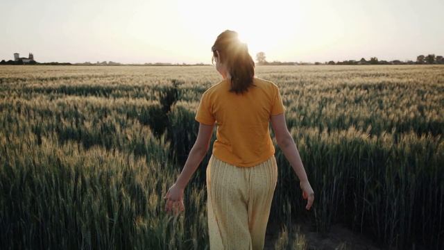 Hear THE VOICE That Interests You смотреть онлайн