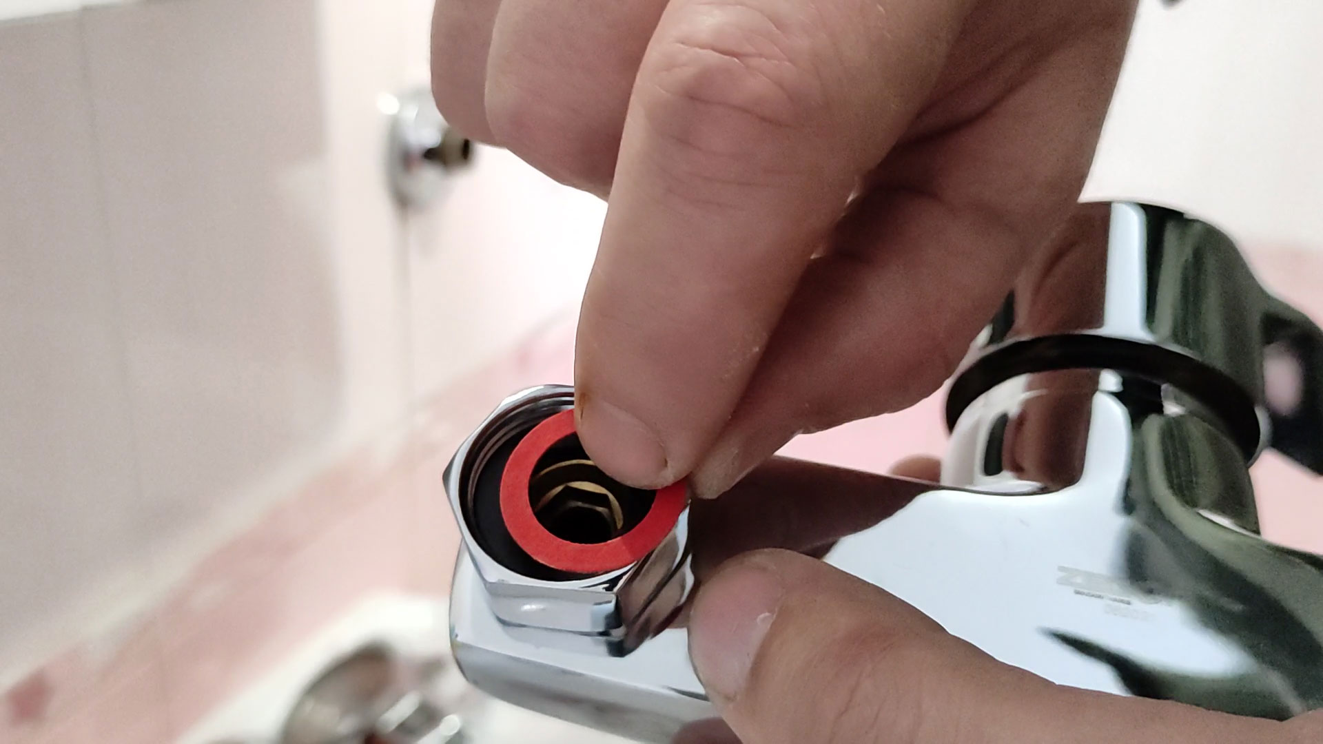 Как заменить смеситель в ванной. Все нюансы смотреть онлайн