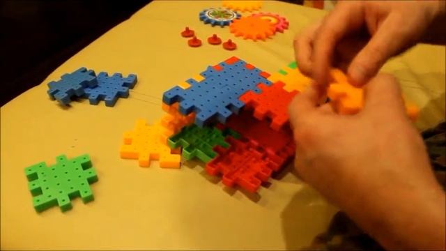 Собираем конструктор Funny Bricks смотреть онлайн