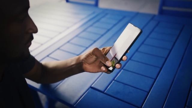 What’s Happening To Android? смотреть онлайн