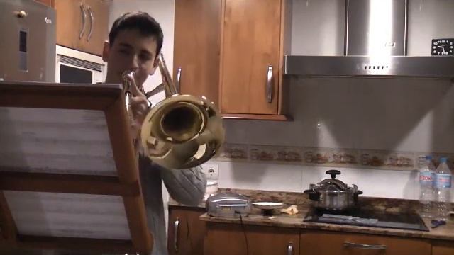 Tarzan-Trombone смотреть онлайн