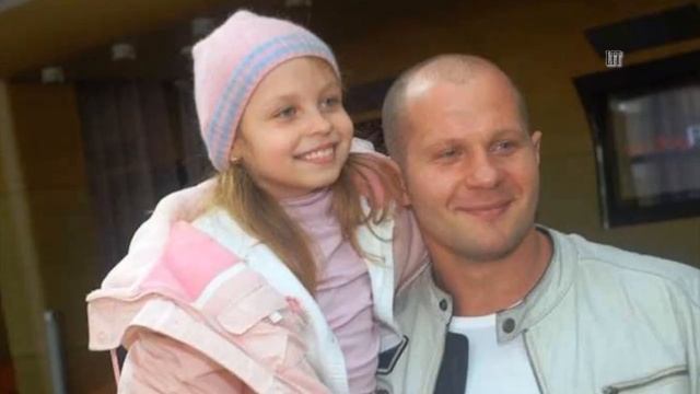 ДОМ и СЕМЬЯ "ФЕДОРА ЕМЕЛЬЯНЕНКО" - FEDOR EMELIANENKO HOUSE/FAMILY - № 1 смотреть онлайн