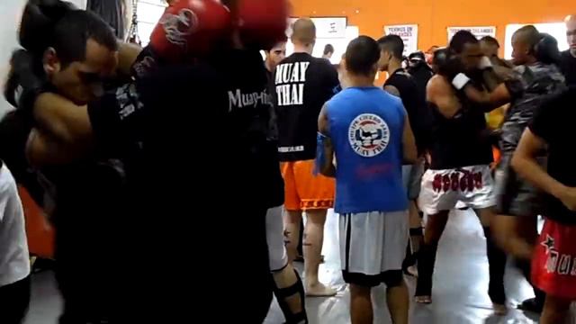 Graduação Muay Thai -Clinch Marcelo Balboa e Binho смотреть онлайн
