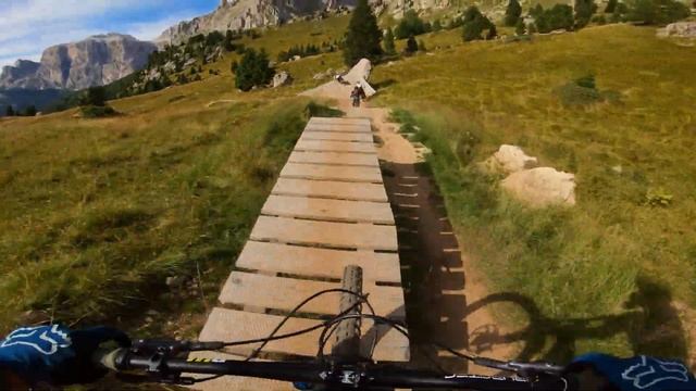 Val di Fassa - Fassa Bikepark - Canazei смотреть онлайн
