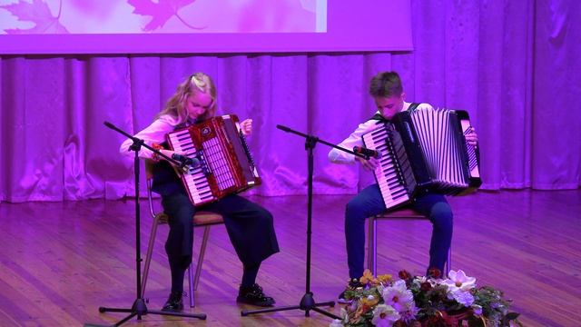 аккордеон - дуэт .  День Учителя! 1.10.2021г.