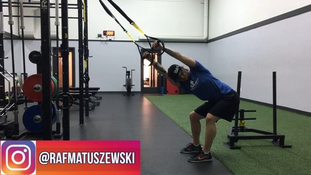 TRX Lat Stretch смотреть онлайн