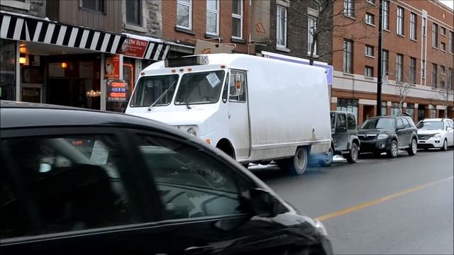 SMOKEY 1986 CANADIAN CHEVY STEP VAN 6.2L смотреть онлайн