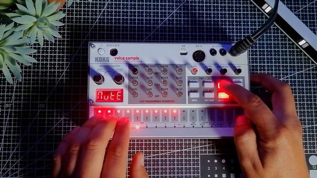 House jam | Volca Sample 2 смотреть онлайн