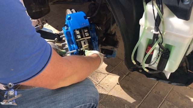спортивные тормоза на Toyota смотреть онлайн