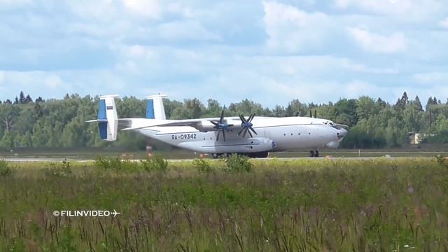 ✈Ан-22 - Чуть не ушел на второй круг при болтанке + переговоры пилотов / Аэродром Кубинка