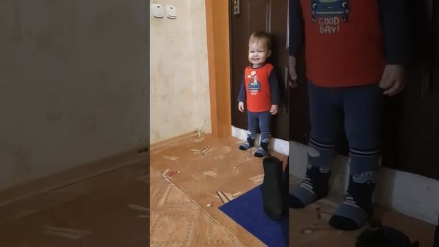 Собираемся гулять/ребенок не хочет одеваться