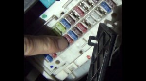 Замена предохранителя №18 ABS, магнитолы в тойоте королла Е150