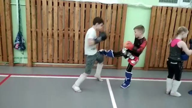 Работа в парах КАРАТЕ смотреть онлайн