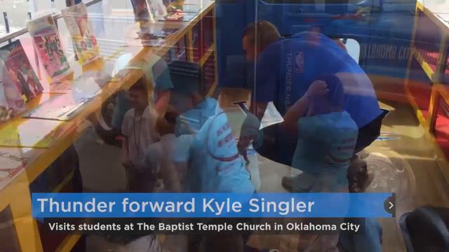 Thunder: Singler visits with students at Baptist Temple Church смотреть онлайн