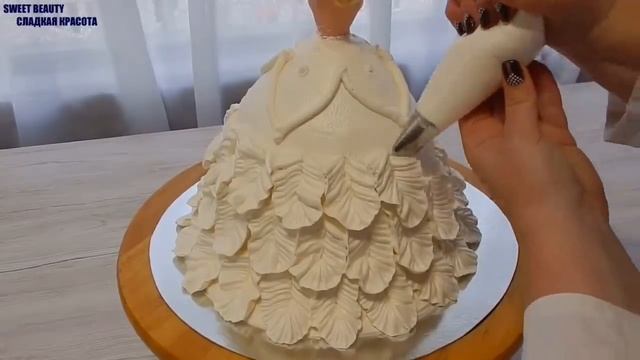 КАК СДЕЛАТЬ ТОРТ БАРБИ от SWEET BEAUTY СЛАДКАЯ КРАСОТА, Barbie doll cake decoration смотреть онлайн