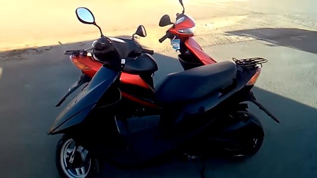 Suzuki Address V50 (красный) и Suzuki Address V50 (чёрный) смотреть онлайн