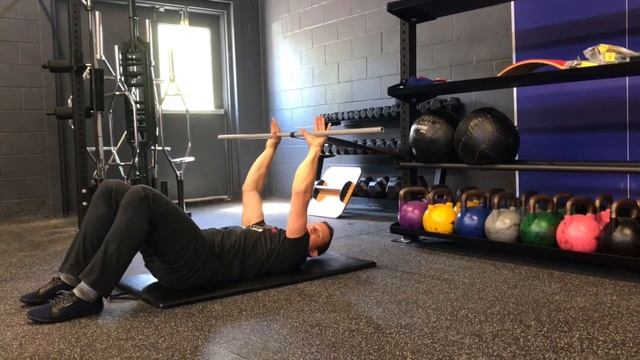 Banded Dead bug Exercise смотреть онлайн