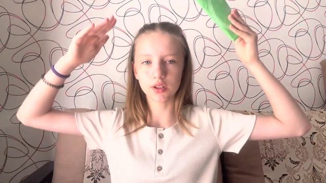 ЧТО В МОЕЙ СУМКЕ?/ Что ношу с собой каждый день// смотреть онлайн