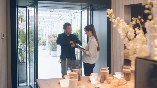 StayNTouch Mobile Check-in (Tablet) смотреть онлайн