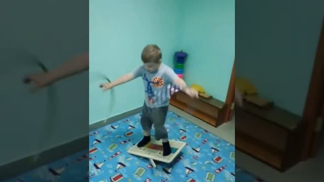 Занятие на балансировочной доске. смотреть онлайн