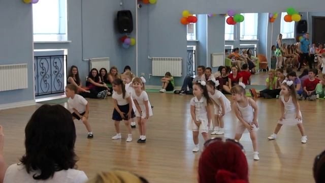 Детские танцы, группа 3 и 4 года, ТЦ Легенда смотреть онлайн