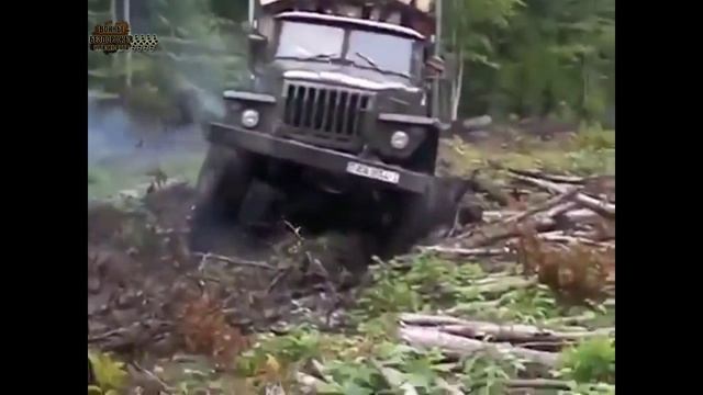 Месим грязь на грузовике Урал, Бездорожье. смотреть онлайн