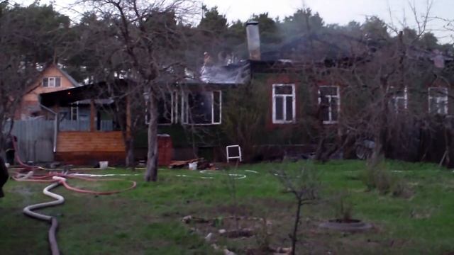 Тушение пожара дома №1 по 1-ому Луговому пер., Озёры смотреть онлайн