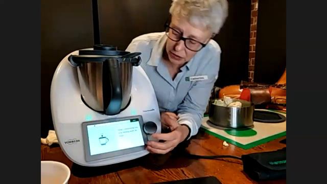 Spring Picnics With The Marvels 22-10-21