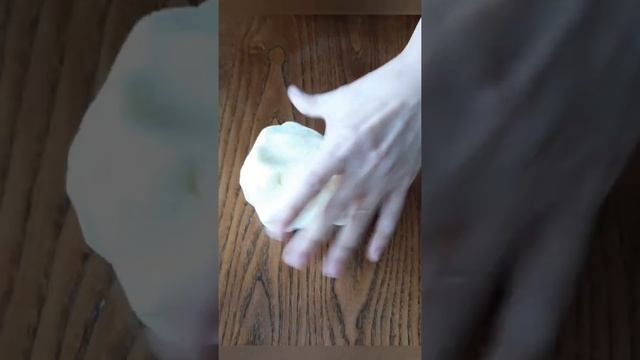 КАРТОФЕЛЬНЫЕ ЧИПСЫ -ПОДУШЕЧКИ! БЫСТРАЯ И ПРОСТАЯ ЗАКУСКА ИЗ ПЮРЕ! Shorts смотреть онлайн