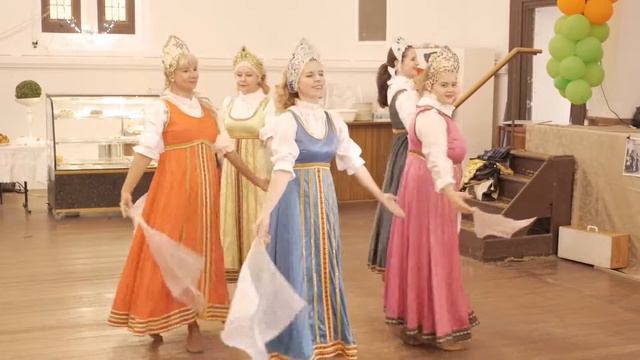 Красный Сарафан смотреть онлайн