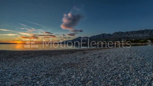 Спокойное видео с музыкой и звуками природы. Озеро, горы и небо смотреть онлайн