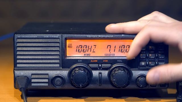 Vertex-Standard VX-1700 профессиональная КВ радиостанция. Обзор. Слушаем эфир. Внутреннее устройство смотреть онлайн