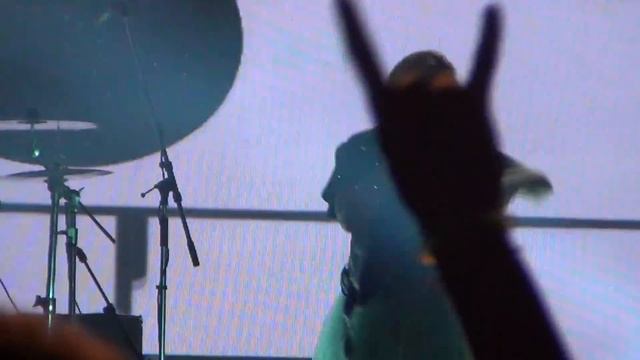 Слот feat. Теона Дольникова - Одни @ YotaSpace Москва 25.02.2017 смотреть онлайн