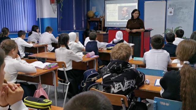 фрагмент урока по литературе 5 класс "Сказки Г. Х. Андерсена" учитель Аджиева У. А. смотреть онлайн