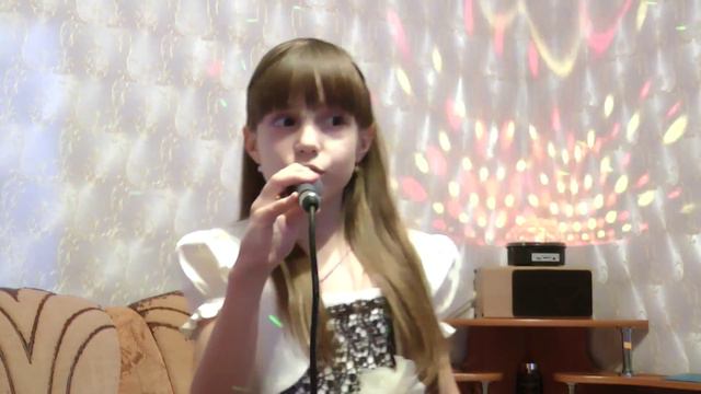 Маленькая  Дура пыталась перепеть IOWA - Бьёт Бит)))