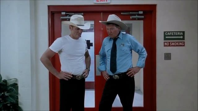 Может только так этот грёбанный дегенерат способен кончить смотреть онлайн