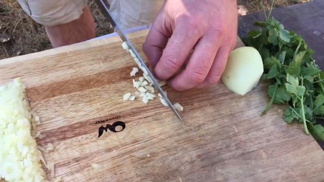 Обалденный свиной стейк. Соус сальса. Картошка по деревенски. смотреть онлайн