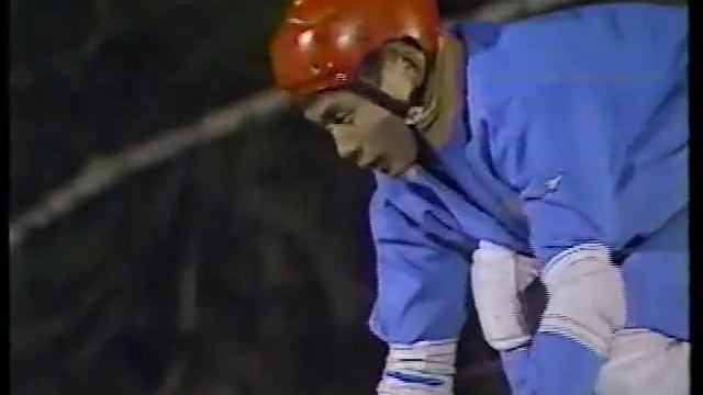 Takeshi's Castle Man Hit in Face with Volleyball смотреть онлайн