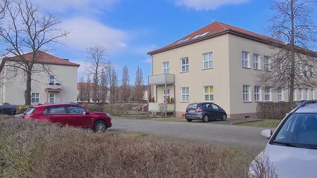 27-я мотострелковая дивизия. Гарнизон Галле. Германия. Едем от улицы Московской до вокзала. смотреть онлайн