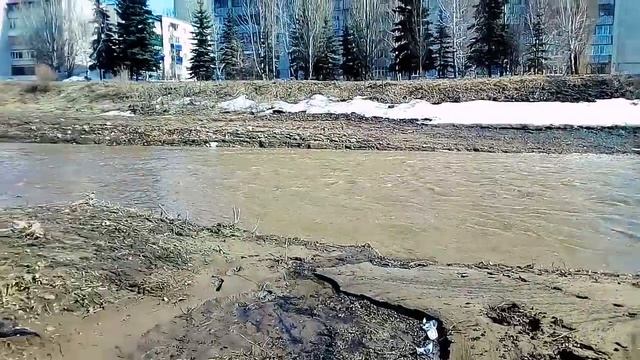 г. Стерлитамак. Река Стерля. Апрель 2019 г.