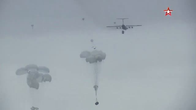 Soldiers of the airborne troops defeated the "enemy" near Kaliningrad смотреть онлайн