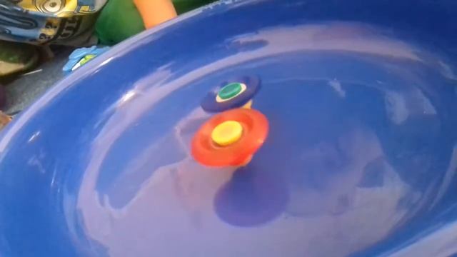 FRIENDS OF MINE HAVE A INFINITY NADO BATTLE! смотреть онлайн