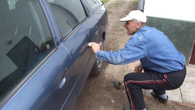 How to fix car dent with a plunger. Как починить вмятину на машине с помощью вантузa. Легко! смотреть онлайн