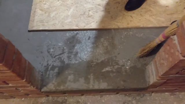 Этап №2.2 безумного ремонта 3-х комнатной хрущевки (1этаж): санузел заливка полов бетоном. смотреть онлайн