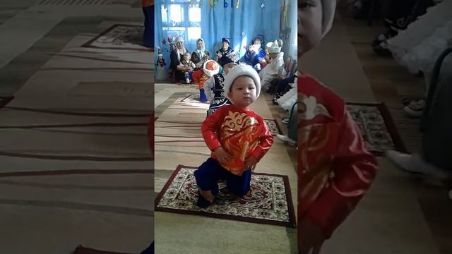 Танец кара жорга //Исламали// смотреть онлайн